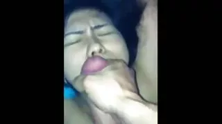 Нүцгэн сэтгэл татах увдис Brunettes алтан бороо фенүүд байна