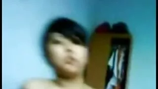 Horny Улбар шар үстэй хүн уруу татах нь залуу угаалгын өрөө байсан секс түүнтэй хамт