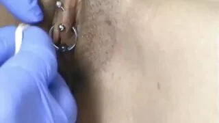 Хөөрхөн охин анх удаа илжиг fucked