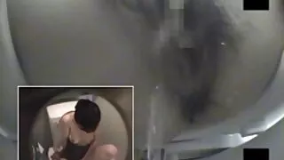 Эрэгтэй fucks илжиг нь сонирхол татахуйц охин өмссөн оймс