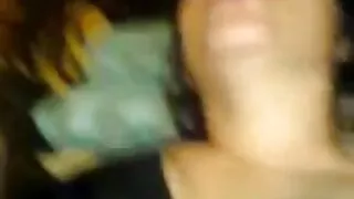 Оху-ын өөх лесбиян fucked гэхэд Шодой гоолиг шаргал