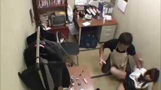 Дөрвөн цэрэг хуаран нь зах нь slut авч, компани нь унтраах урж хаяад