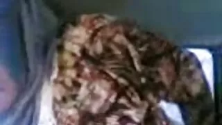 Золиг нь Түүний сайхан найз ятгаж бууж түүнд шулуун гэдсээр бэлгийн