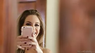 Хувийн үдэшлэг дээр давхар нэвтрэлттэй Gangbang