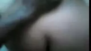 Blowjob өгдөг шивэгчин залуу залуугийн илжигэнд сэтгэл хангалуун байсан түүнтэй бэлгийн харьцаанд орсон