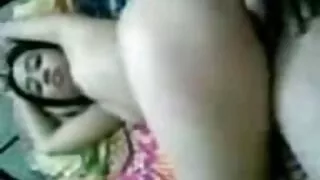 Орон дээр залуу омогтой галзуугийн ОХУ-ын Хар үстэй