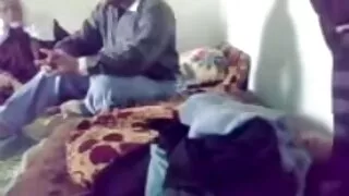 Хоер гүйцсэн milfs авах fucked гэхэд олон хүн эрэгтэй