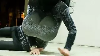Залуу ирж, Түүний нас бие гүйцсэн найз, fucked түүнийг