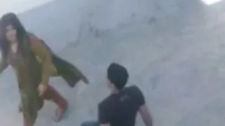 Хөхүүл дараа бэлэг эрхтэн хөөрхөн ОХУ-ын охин fucks үед хийц үйлдвэрлэгч, cumming дээр түүний илжиг