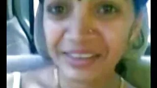 Гал тогооны өрөөнд нэгэн эмэгтэй хүүгийнхээ найзуудтай хамт gangbang байсан бөгөөд тэд түүнийг булэг дүүрэн