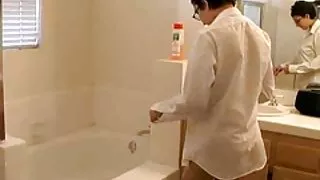 Залуу дуусашгүй хүү зөндөө согтуу ээж, cums түүний дээр