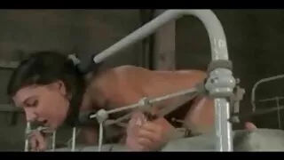 Fishnets-д хар үстэй ээж гүн хоолойруу нэгт болон coochie-д өгдөг