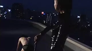 Үсэрхэг pussy бүхий охин Зөндөө санал болгосон бөгөөд энэ нь дэмий хоосон зүйл биш юм