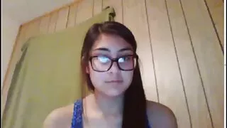 Гурван хамт ажиллагсад нь ажлын байран дахь хуйвалдаантай Орос секс хийх дургүй байсан
