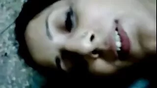 Ихэнхдээ охид Зөндөө дээр cam угаалгын өрөө, мөн өгөх blowjobs