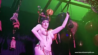 Хар үстэй авдаг шулуун гэдсээр fucked хүн хэн licks түүний clit